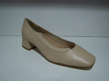 Load the image in the gallery,Statscarpi (Cuir beige)
