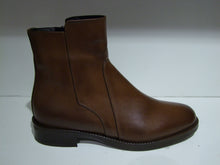 Load the image in the gallery,Bootsicra (Cuir naturel)
