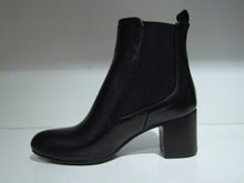 Load the image in the gallery,Leibootsitic (Cuir noir)
