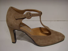 Load the image in the gallery,Crisalomclasso (Camel Suede)
